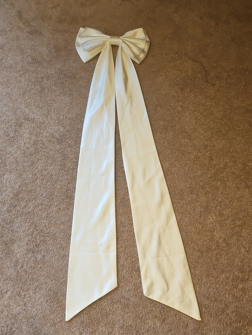 Elegant Cream Satin Bow Train